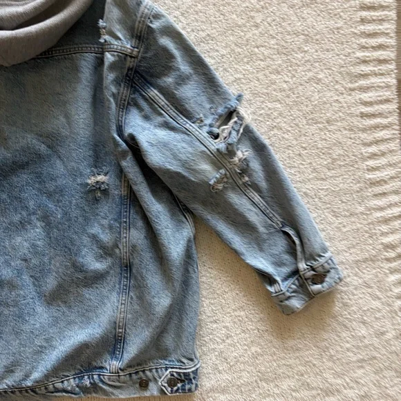 We The Free People Light Blue Denim Distressed Oversized Jacket Gray Hood Size M - Picture 8 of 11